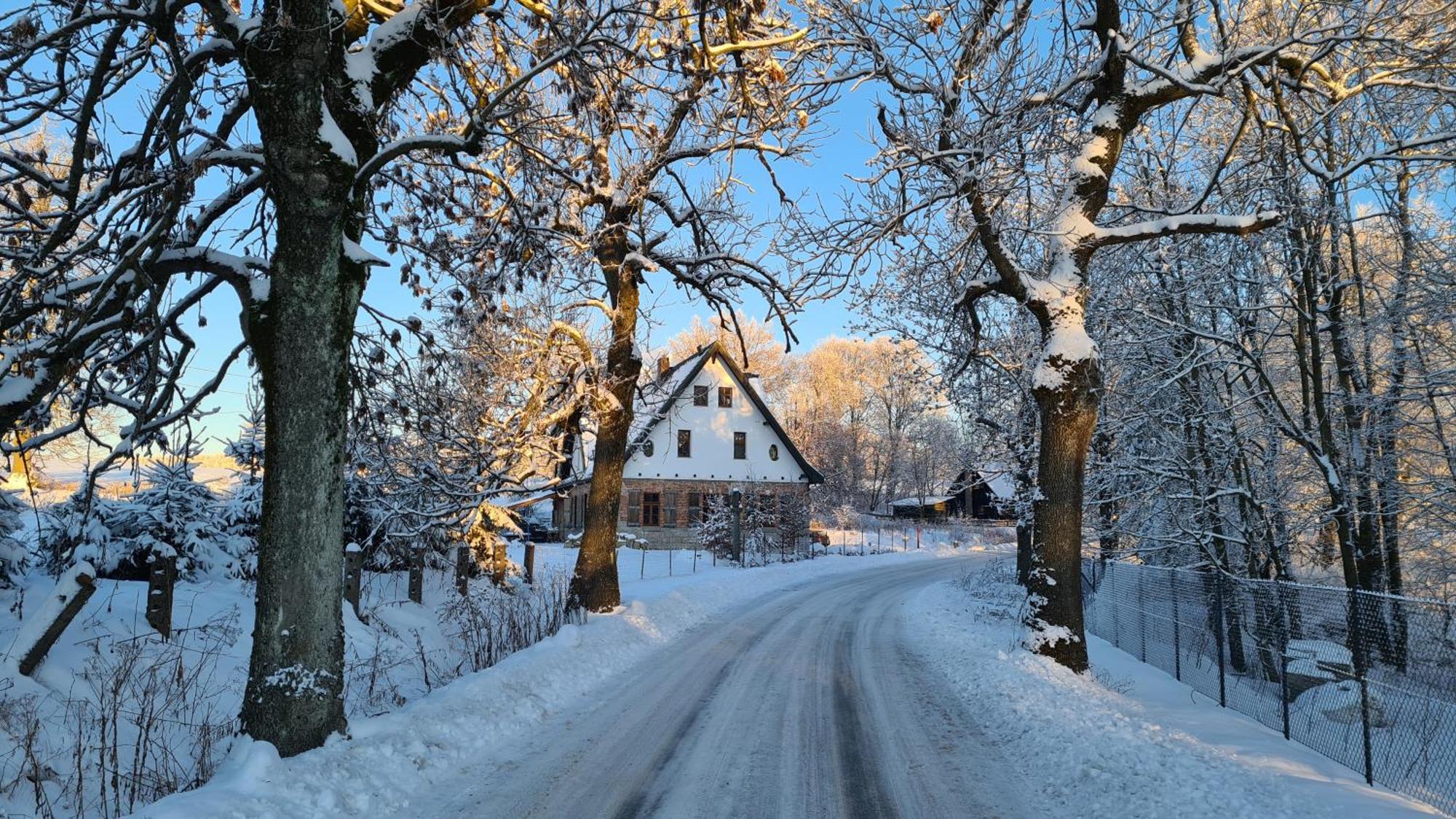 Chata W Stolowych Lezyce  Exterior photo